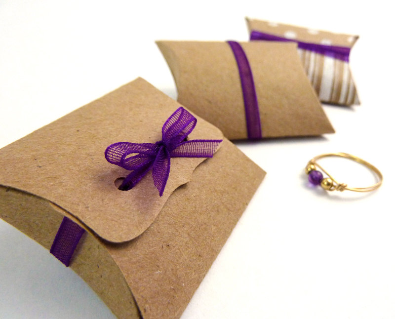 design of Kraft Pillow Boxes